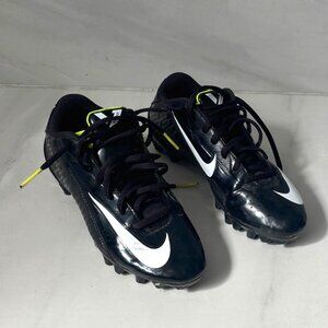Nike V Strike Football Cleats in black patent - size 4.5Y